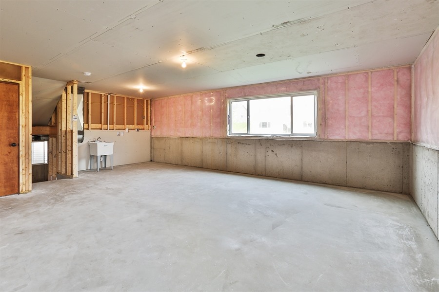 Basement (poured walls)
